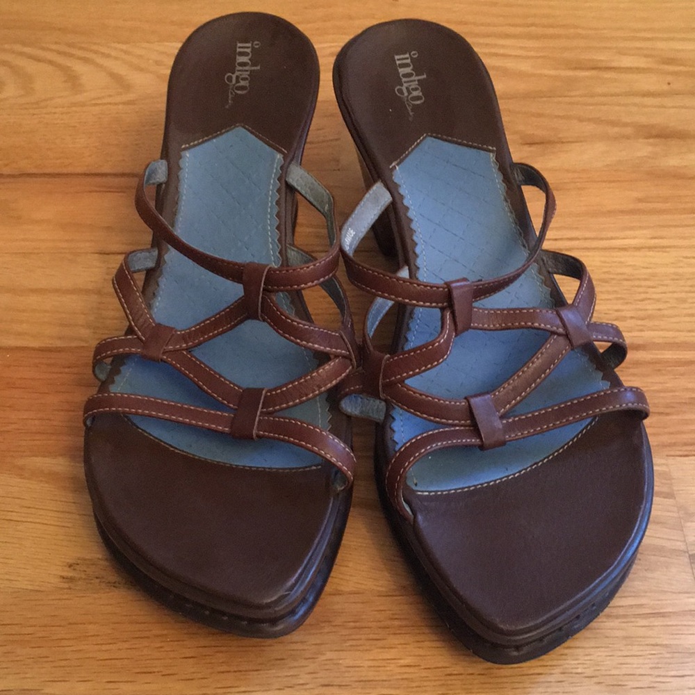 Indigo by Clark’s comfort platform brown sandals. Size 10.